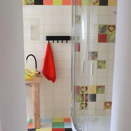 Rozcestí, Z Gruntu Dobré Přespání Apartamento